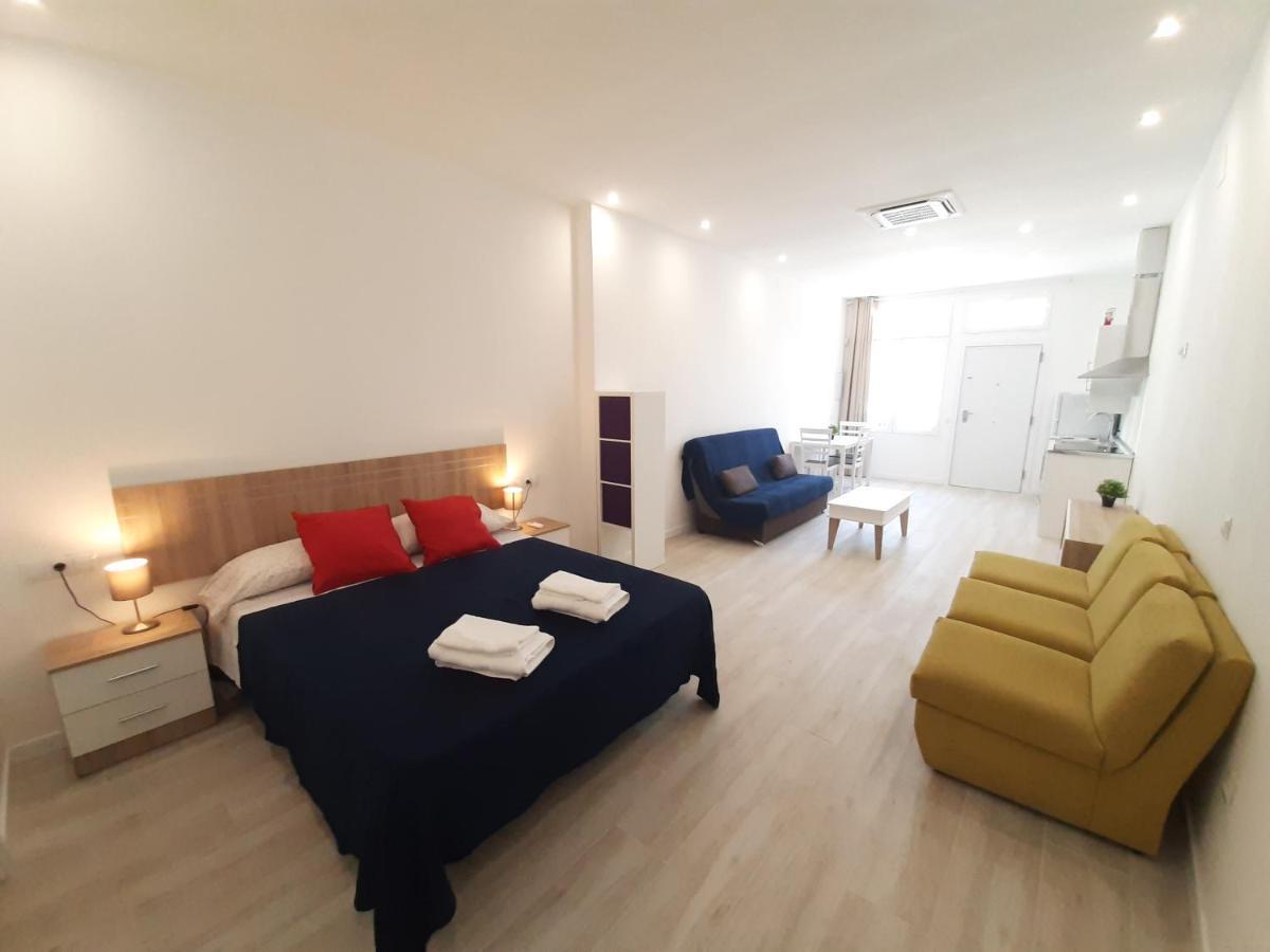 Malaga Velarde Center Apartment ภายนอก รูปภาพ