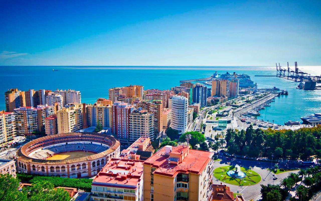 Malaga Velarde Center Apartment ภายนอก รูปภาพ