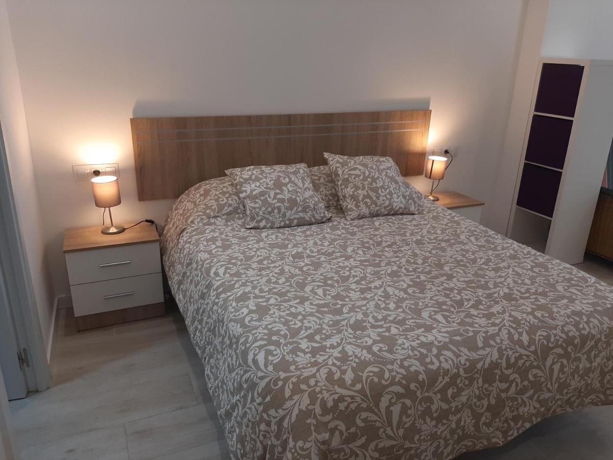 Malaga Velarde Center Apartment ภายนอก รูปภาพ