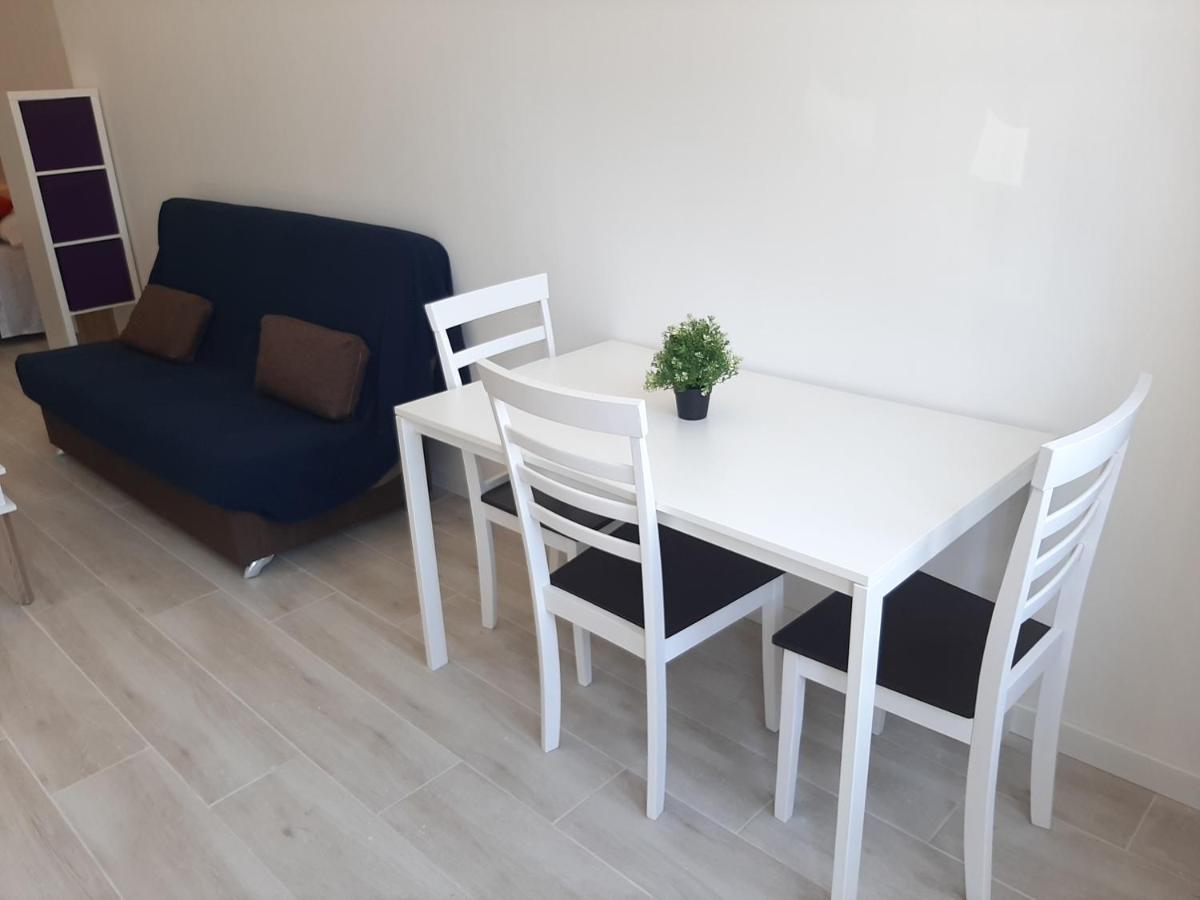 Malaga Velarde Center Apartment ภายนอก รูปภาพ