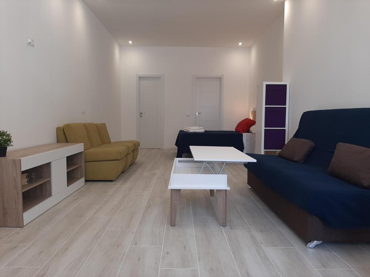 Malaga Velarde Center Apartment ภายนอก รูปภาพ