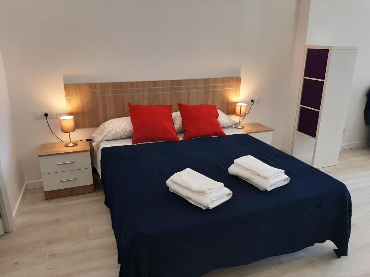 Malaga Velarde Center Apartment ภายนอก รูปภาพ