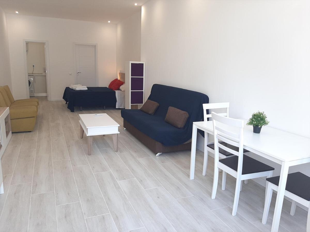 Malaga Velarde Center Apartment ภายนอก รูปภาพ