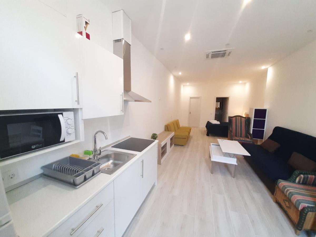 Malaga Velarde Center Apartment ภายนอก รูปภาพ