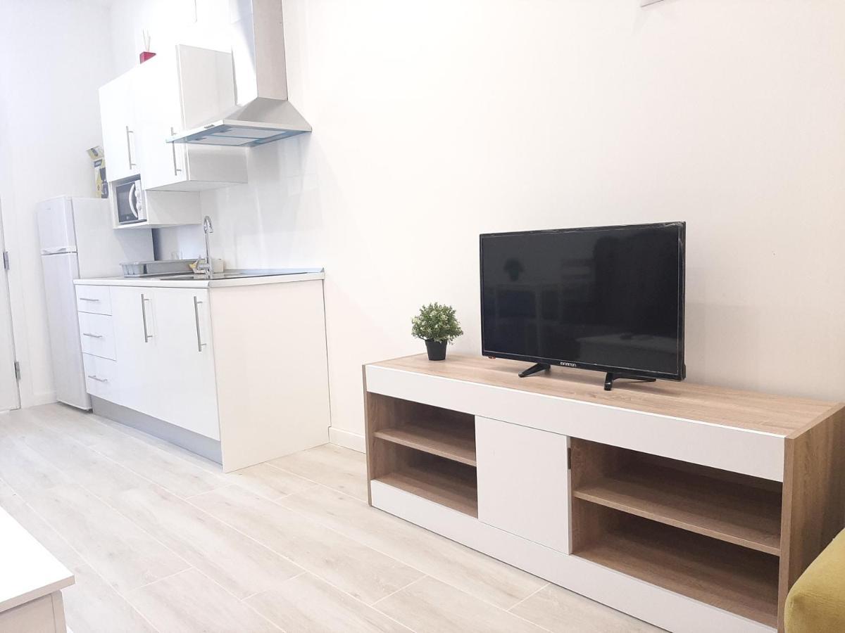 Malaga Velarde Center Apartment ภายนอก รูปภาพ