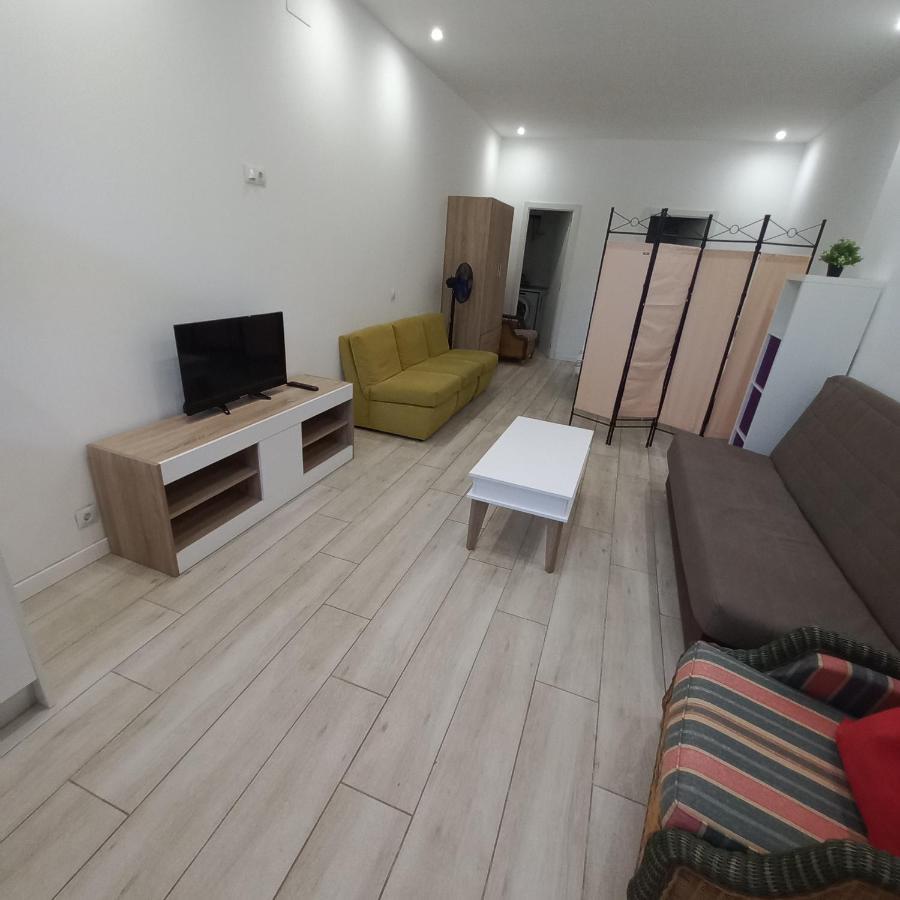 Malaga Velarde Center Apartment ภายนอก รูปภาพ